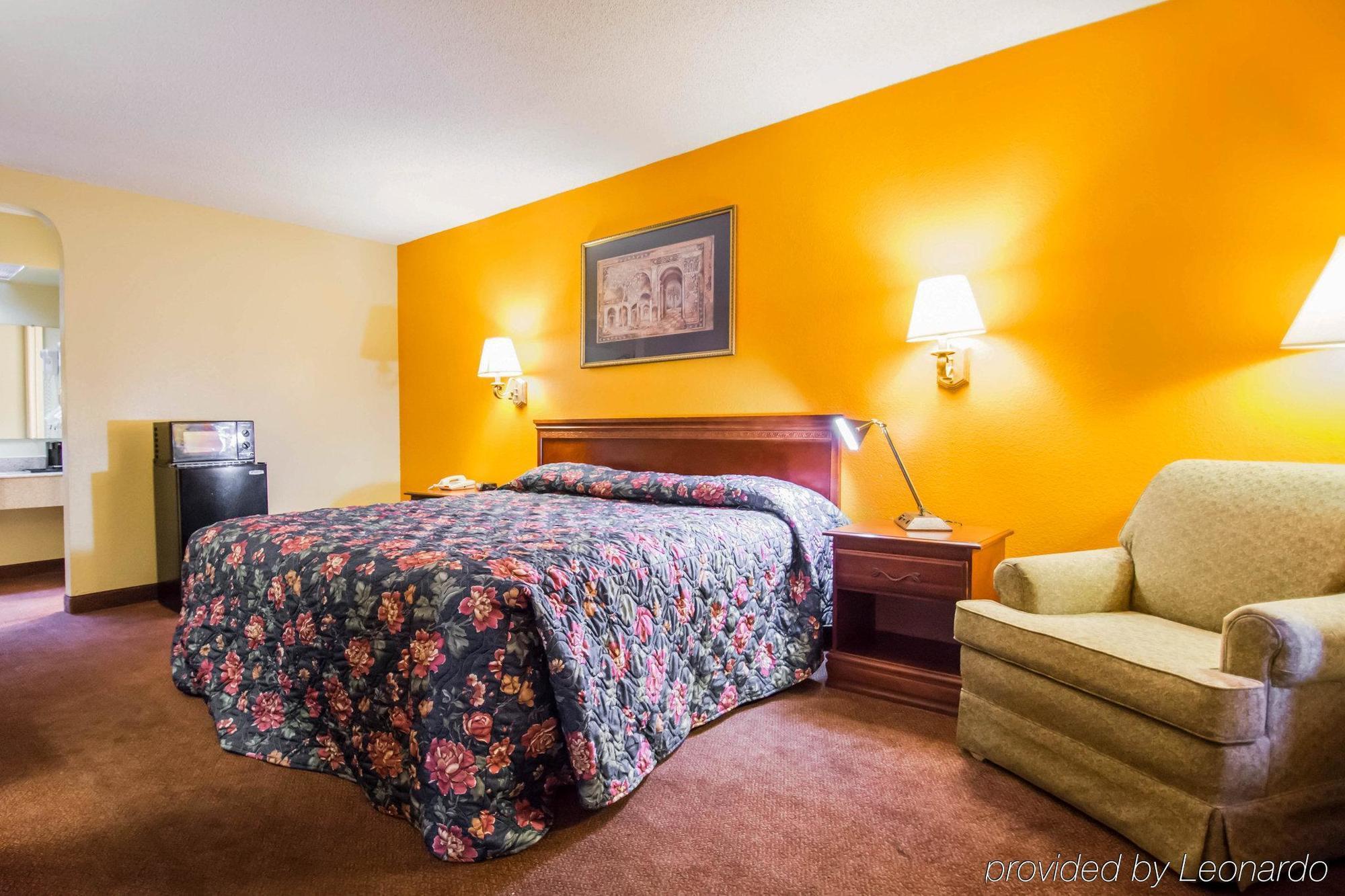 Americas Best Value Inn - Gainesville Bagian luar foto